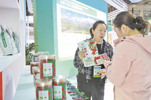 青海参展商首秀收获满满 ——2024年世界林木业大会青海展厅见闻(图2)