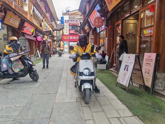 开屏观察｜丽香铁路开通运营满一年累计发送旅客超317万人次(图5)