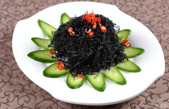男子摘“发菜”被判十个月罚款5000什么菜这么金贵？(图23)