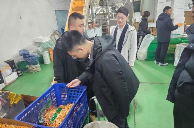 工行巧引“金融水”小小药“材”变药“财”(图1)