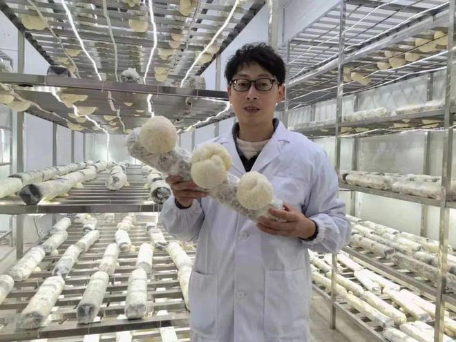 致敬▪企业家丨郁宝锋：菌菇大棚里“长”出高新技术企业(图2)