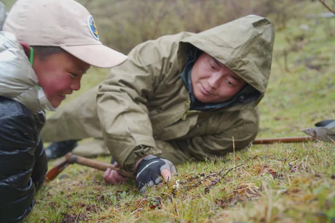 多名干部违规收茅台、喝茅台中纪委点名通报！(图1)
