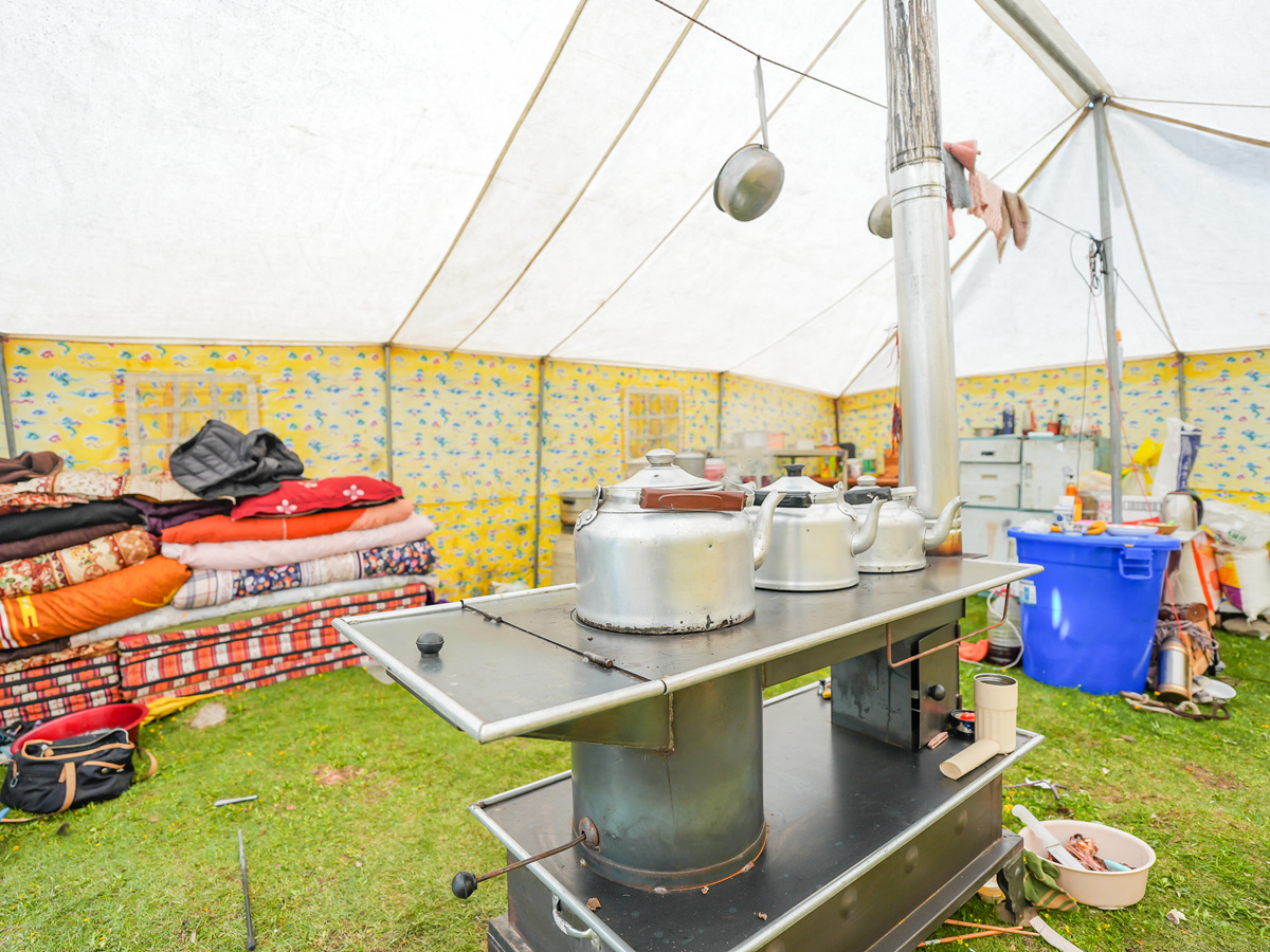 央媒看四川丨生活在海拔4800米的夏牧场——四川石渠县牧民尼美多吉的帐篷畅想(图3)