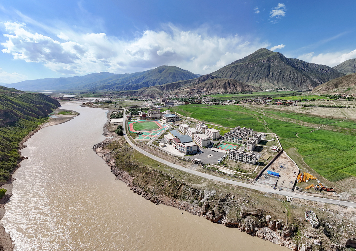 央媒看四川丨生活在海拔4800米的夏牧场——四川石渠县牧民尼美多吉的帐篷畅想(图8)