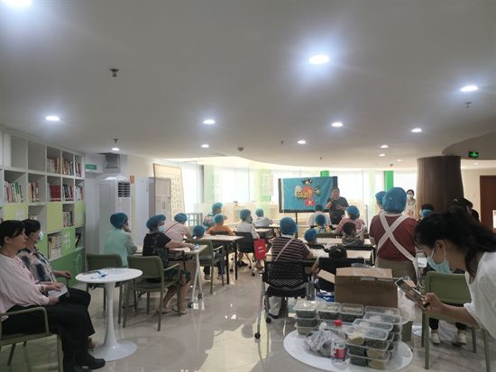 “感恩母亲节·民以食为安”社区联动包御谱馄饨亲子活动(图5)