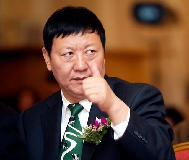 一代中国乳业教父谢幕！10年打广告耗费488亿套现120亿离场(图1)