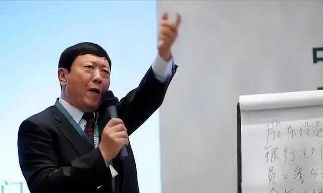 一代中国乳业教父谢幕！10年打广告耗费488亿套现120亿离场(图2)