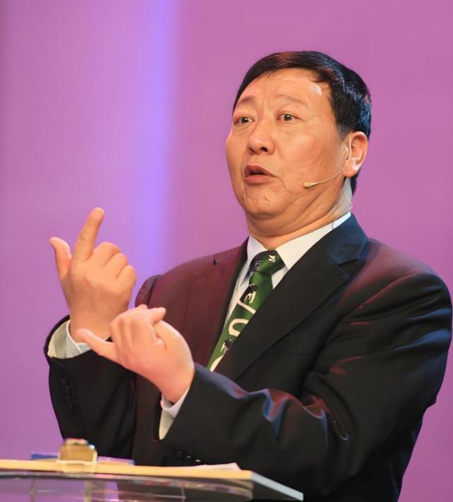 一代中国乳业教父谢幕！10年打广告耗费488亿套现120亿离场(图3)