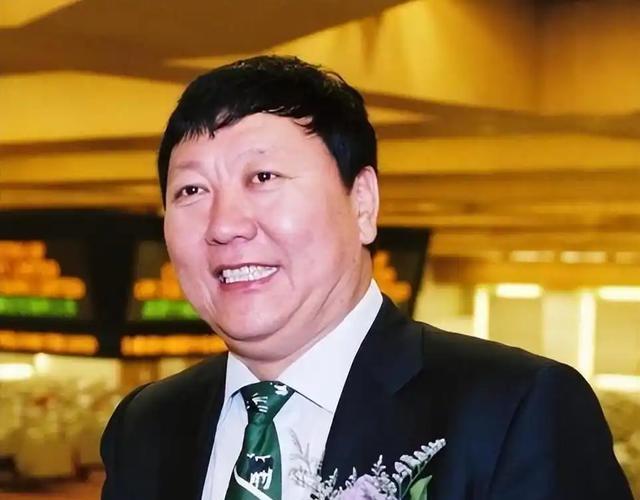 一代中国乳业教父谢幕！10年打广告耗费488亿套现120亿离场(图5)