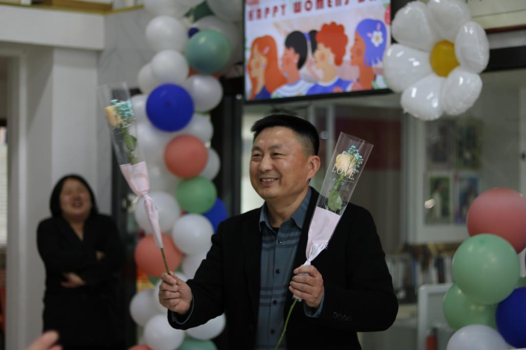 王洪：以“韧”为针以“创”为线织就鹰诺工作服装定制服装的匠心华章(图5)