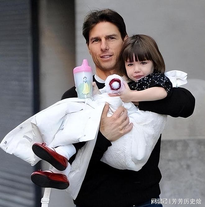 阿汤哥的女儿：身高超17米越长越像父亲穿衣风格和母亲一样(图4)