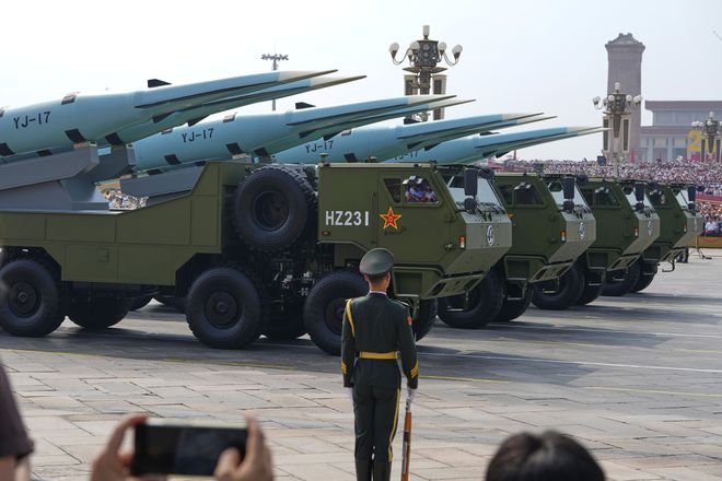 金灿荣：阅兵式上让我大受震撼的五件大杀器(图11)