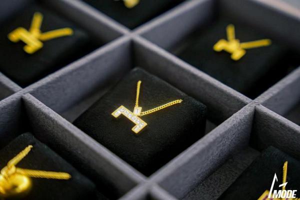 宀三登上海时装周诠释“宝盖在头上”的东方哲思(图4)