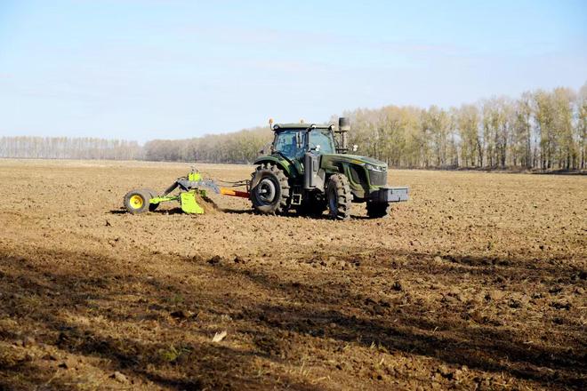 “五良”到田头丰收有奔头(图1)